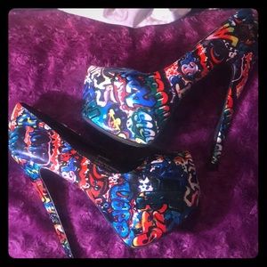 Shiekh rare graffiti pumps size 7